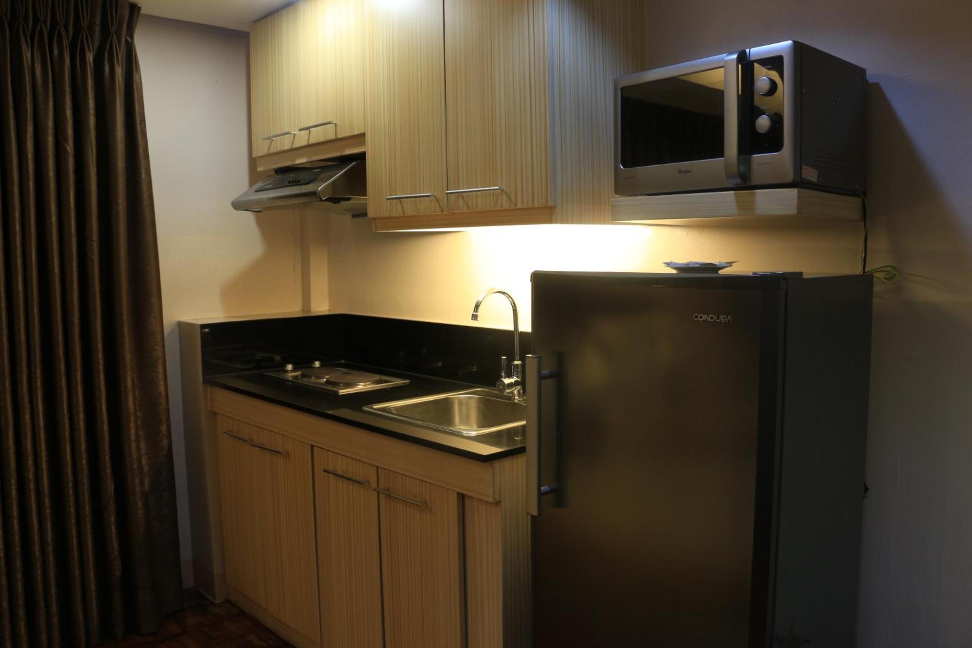 Prince Plaza II Condotel Makati City Dış mekan fotoğraf